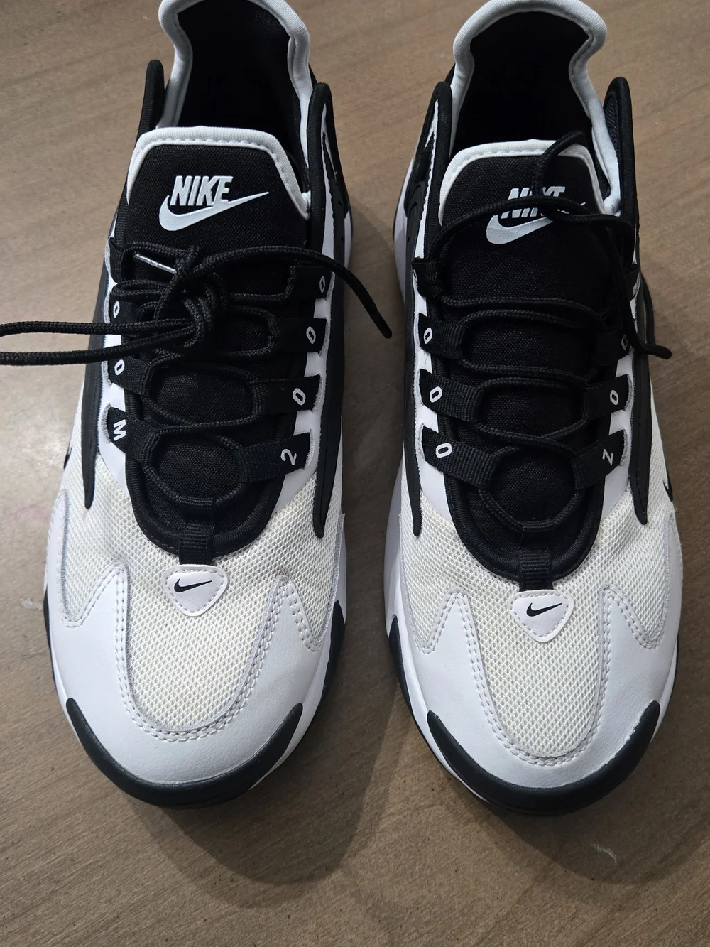 Nike Zoom Men’s Black & White Athletic Sneakers